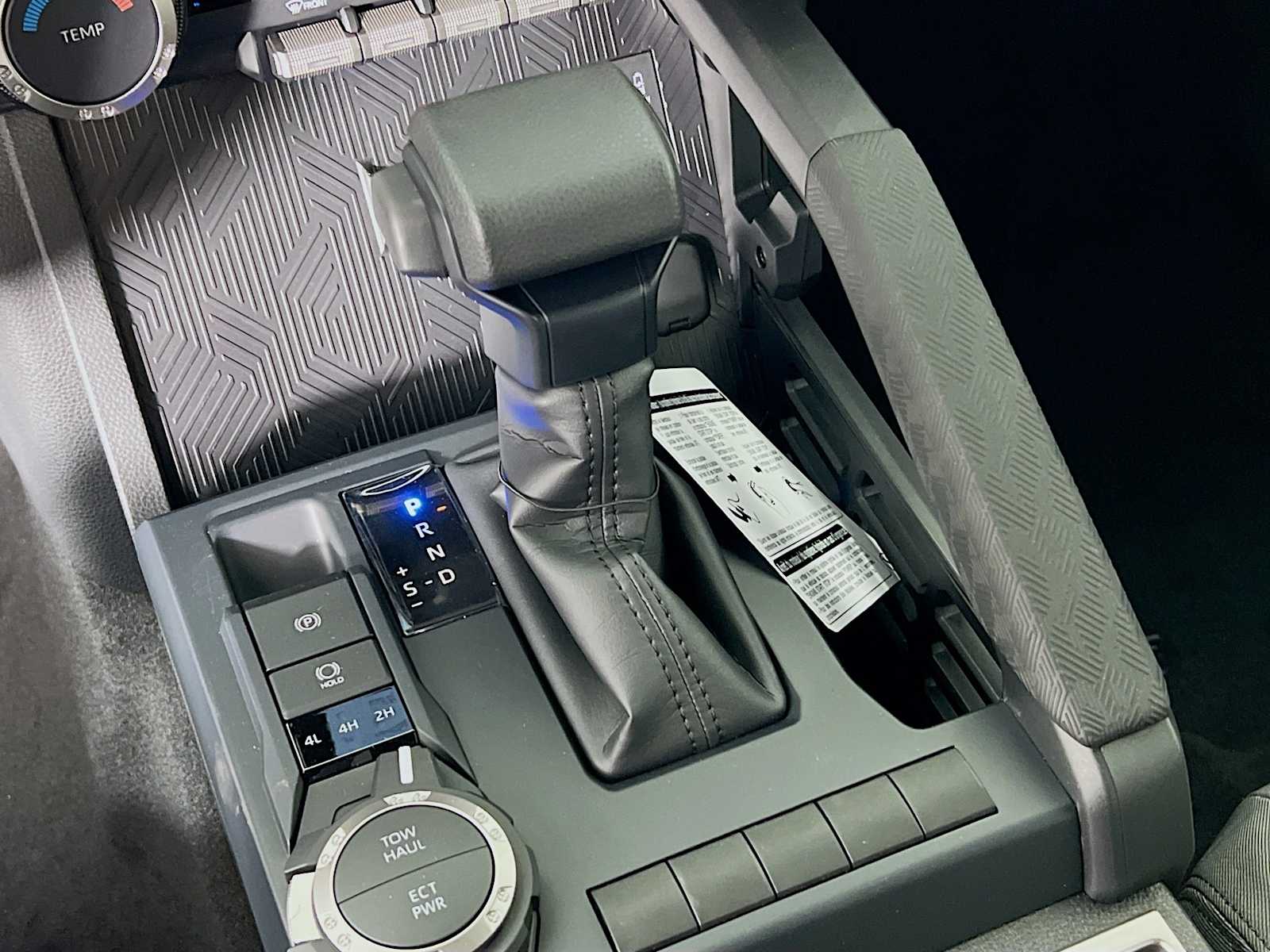 2025 Toyota Tacoma SR5 - Photo 11