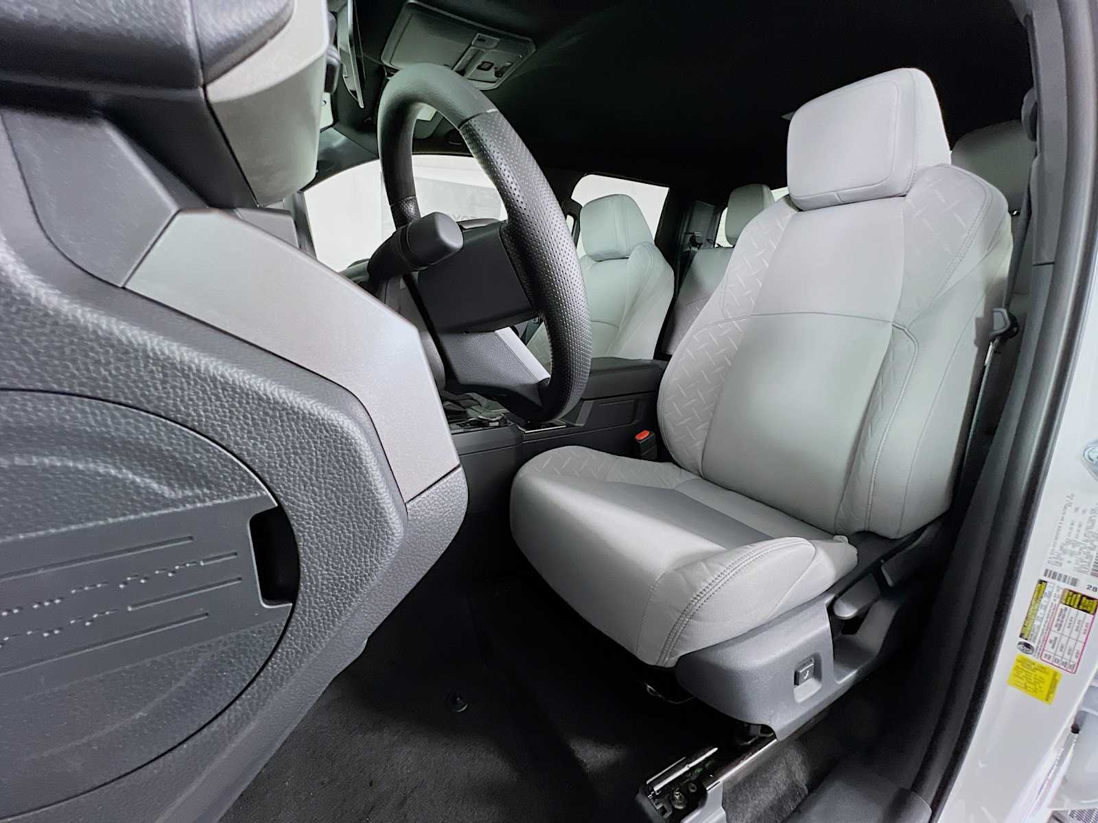 2025 Toyota Tacoma SR5 - Photo 12