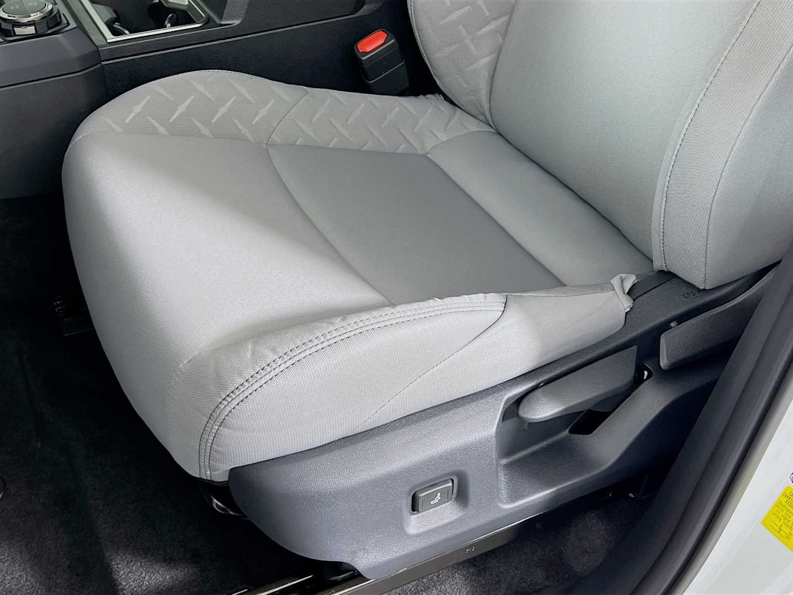 2025 Toyota Tacoma SR5 - Photo 16