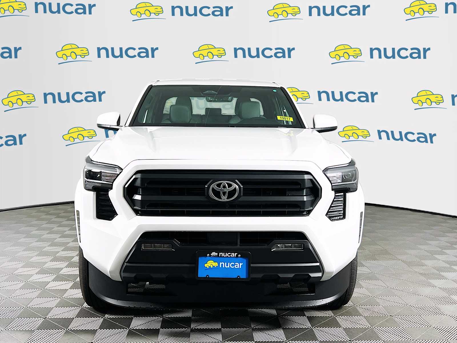 2025 Toyota Tacoma SR5 - Photo 2