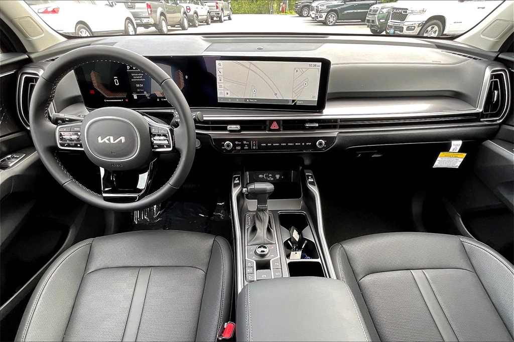 2025 Kia Sorento S - Photo 12