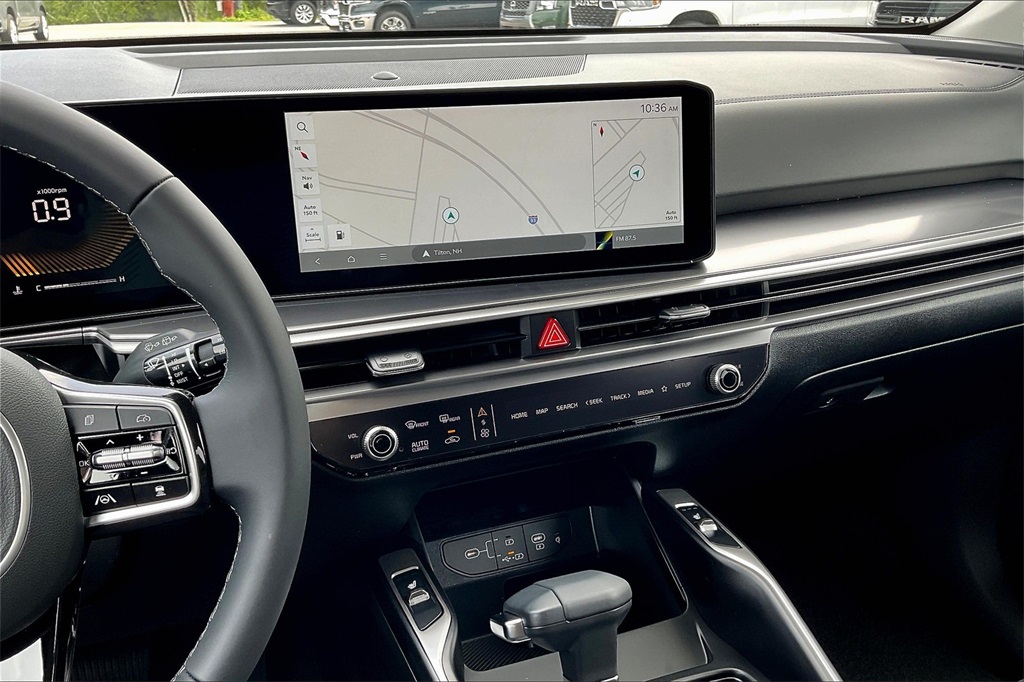 2025 Kia Sorento S - Photo 13