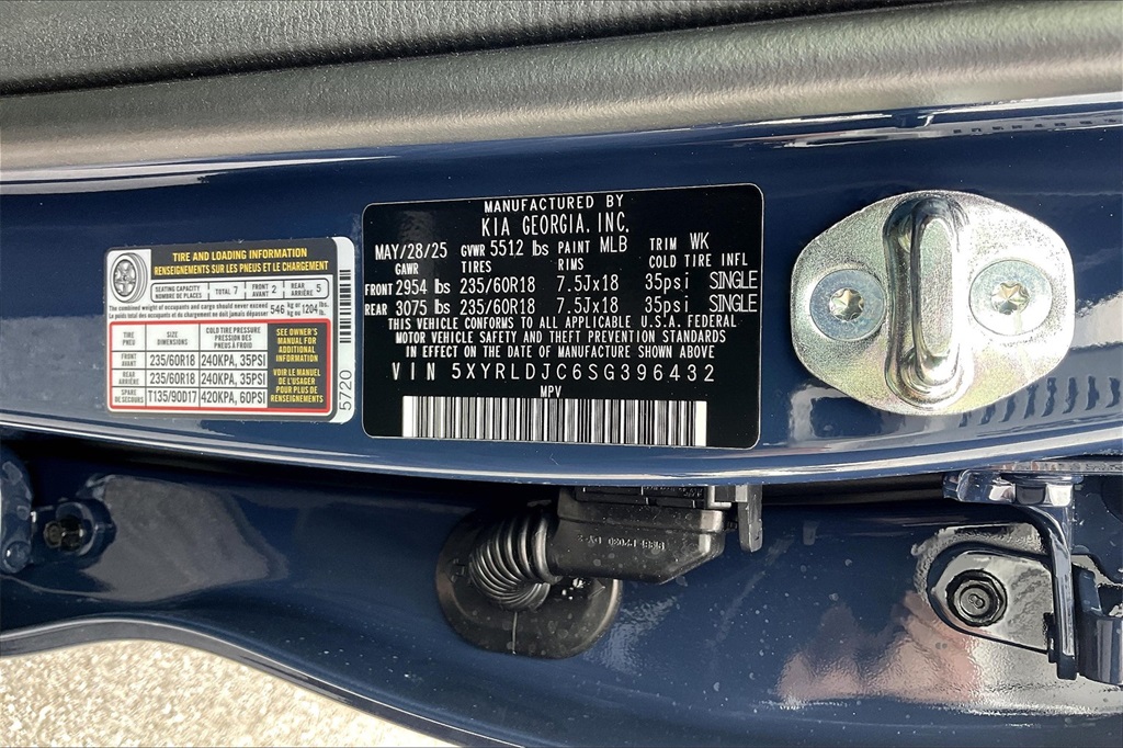 2025 Kia Sorento S - Photo 16