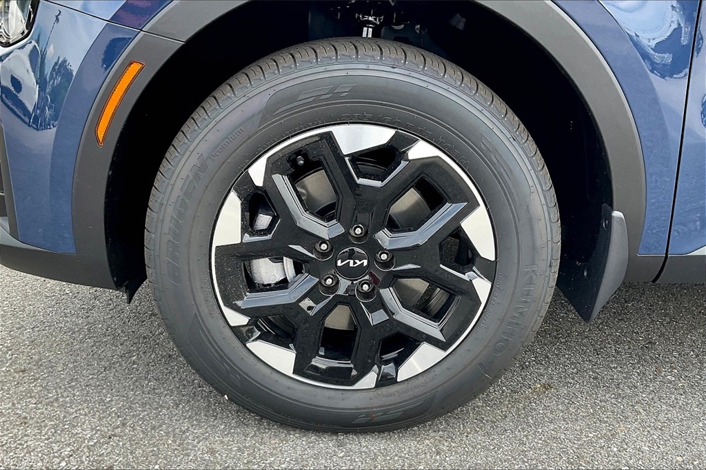 2025 Kia Sorento S - Photo 8