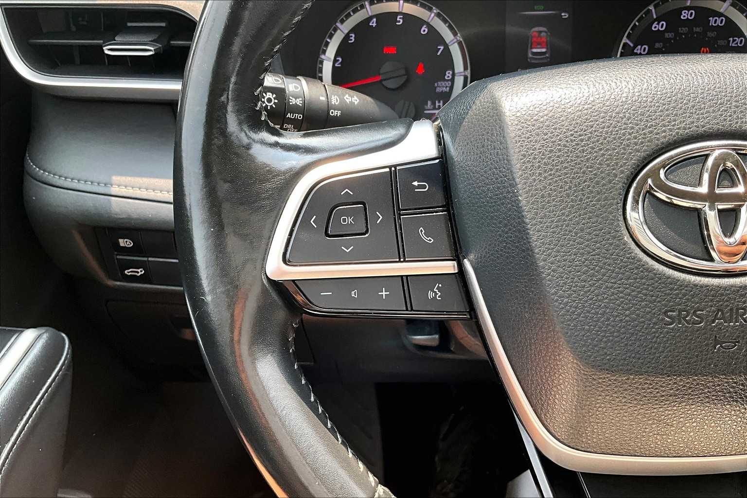2022 Toyota Highlander LE - Photo 22