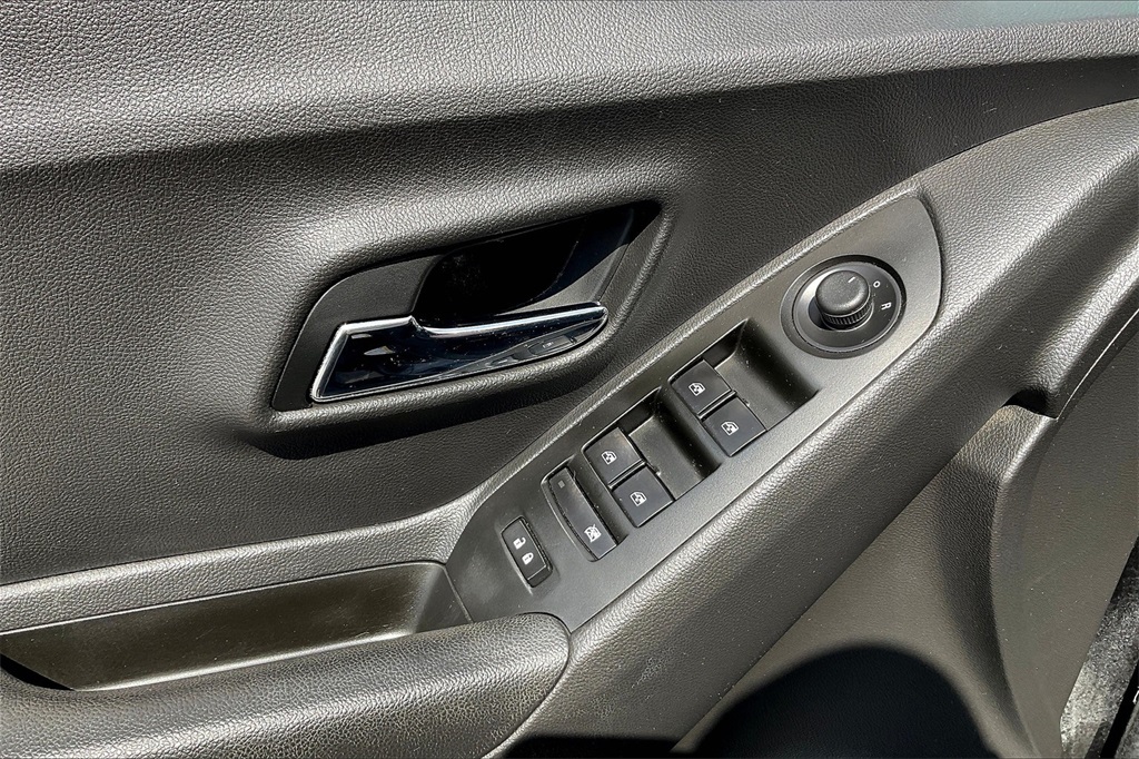 2021 Chevrolet Trax LT - Photo 34