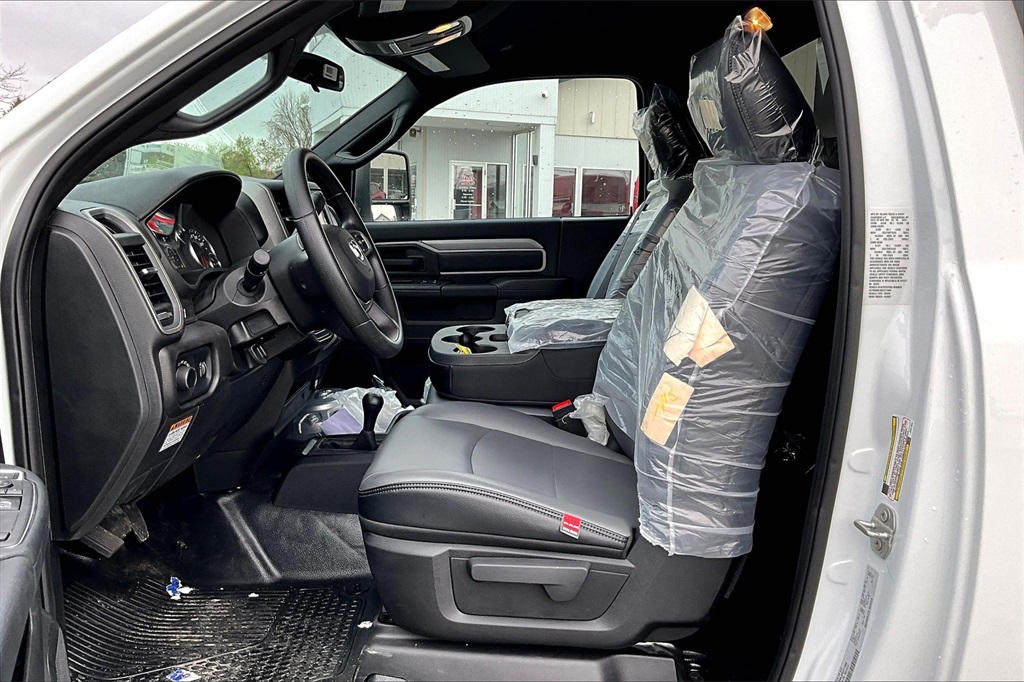 2024 Ram 5500HD Tradesman - Photo 11