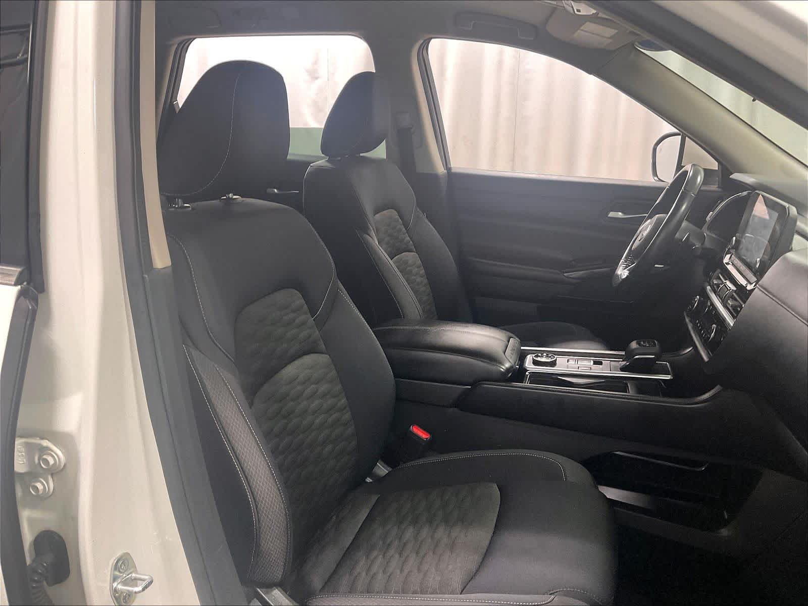 2022 Nissan Pathfinder SV - Photo 11