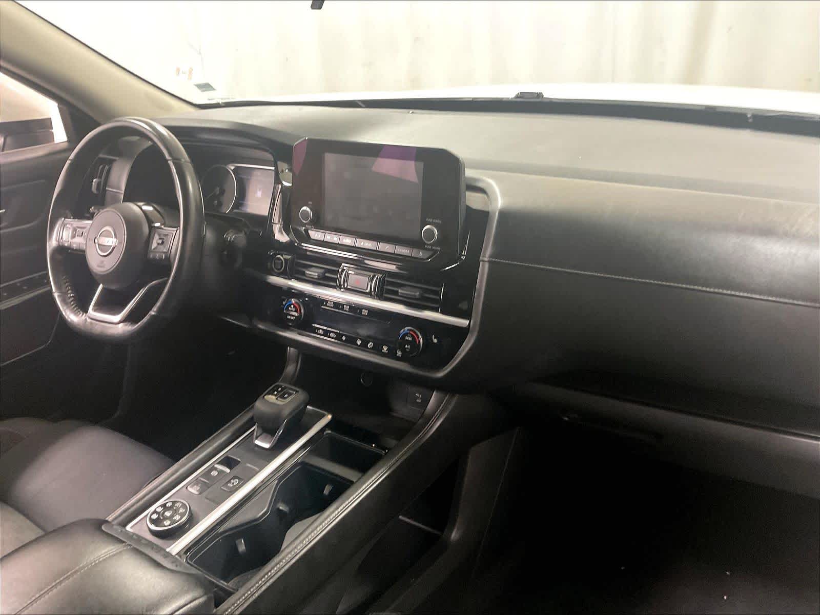 2022 Nissan Pathfinder SV - Photo 14