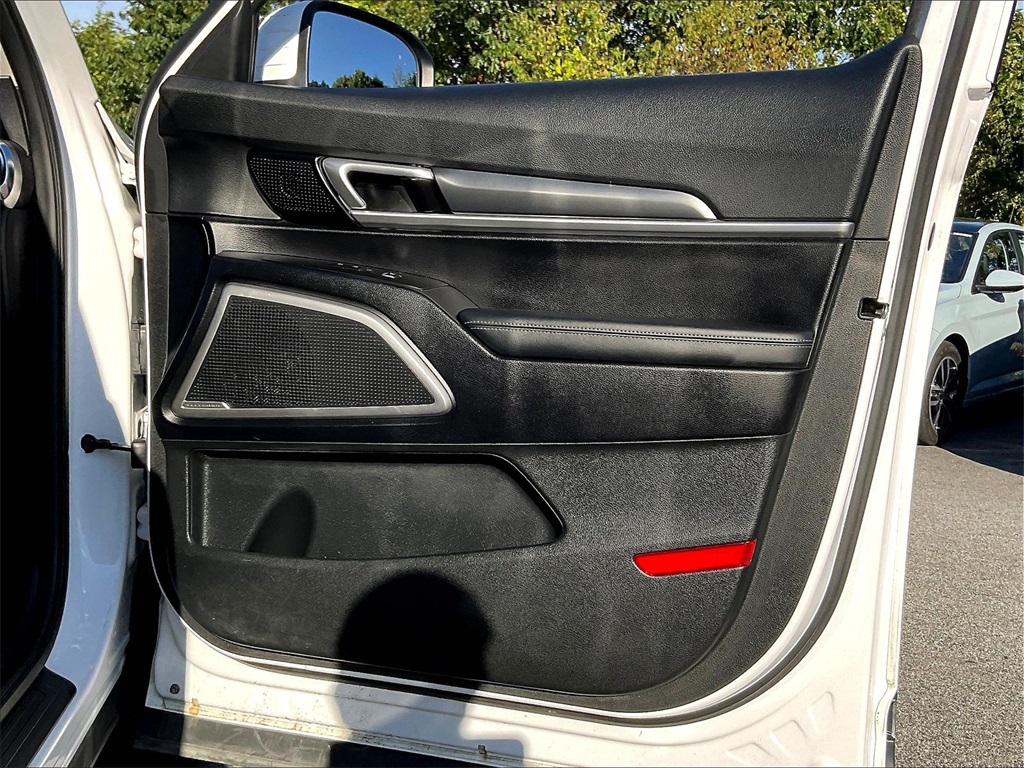 2022 Kia Telluride LX - Photo 11