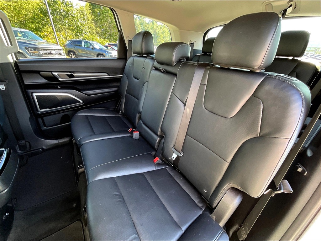 2022 Kia Telluride LX - Photo 14