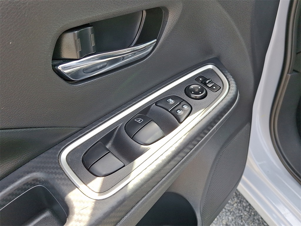 2023 Nissan Versa 1.6 SR - Photo 13