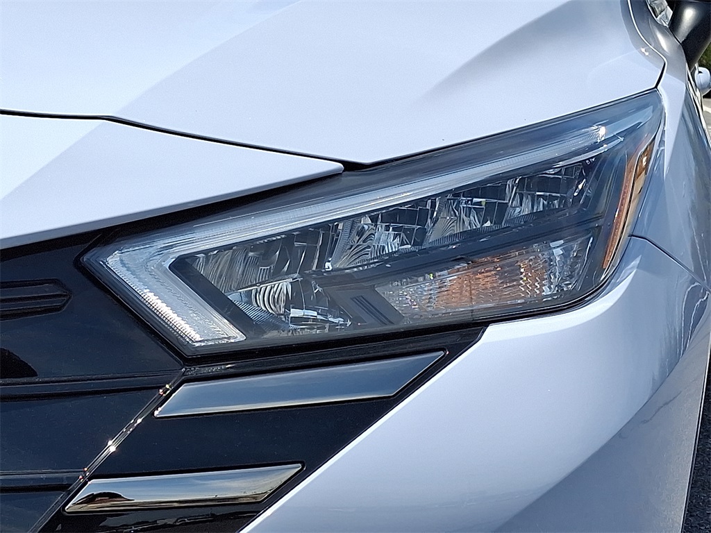 2023 Nissan Versa 1.6 SR - Photo 9