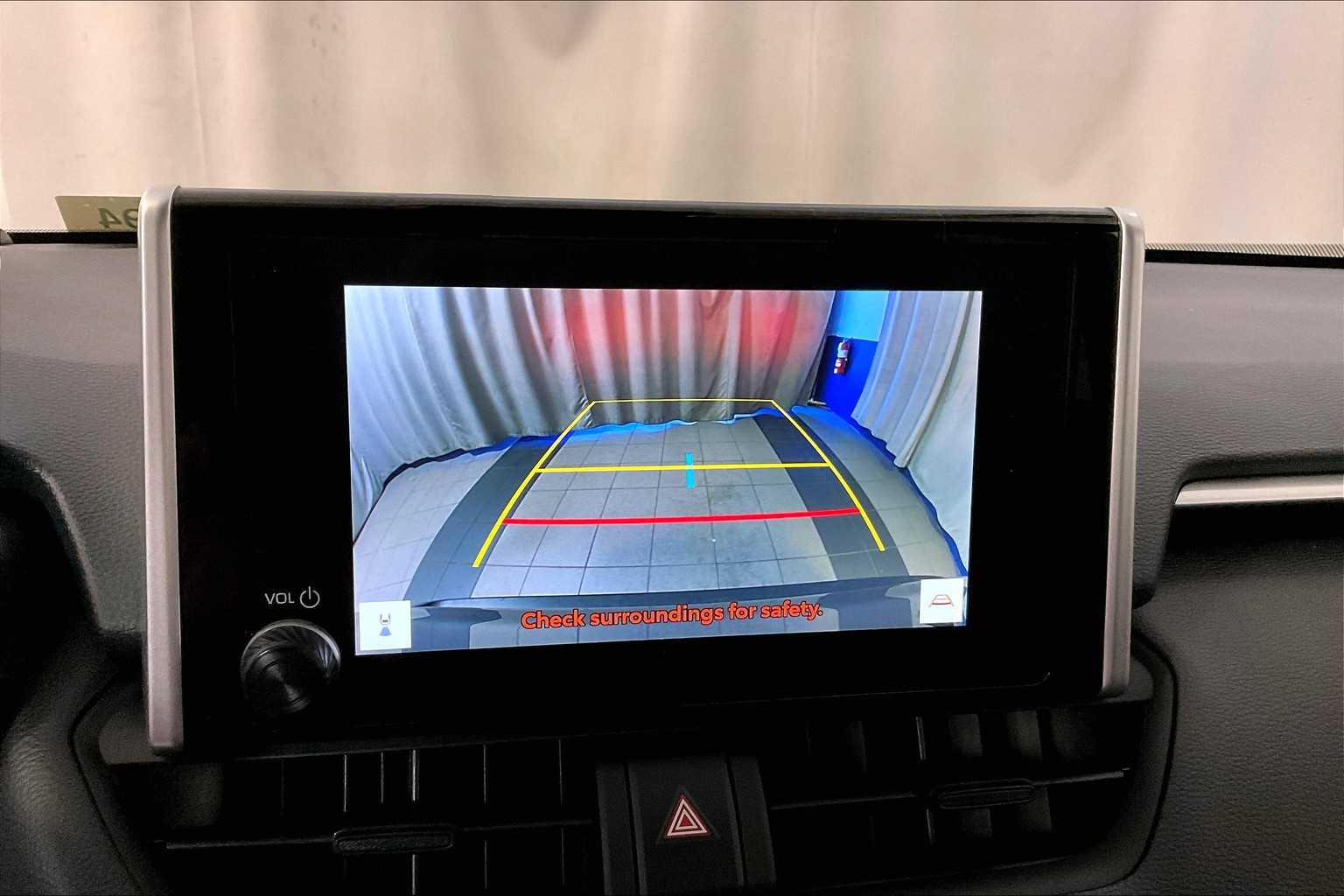2023 Toyota RAV4 XLE - Photo 19
