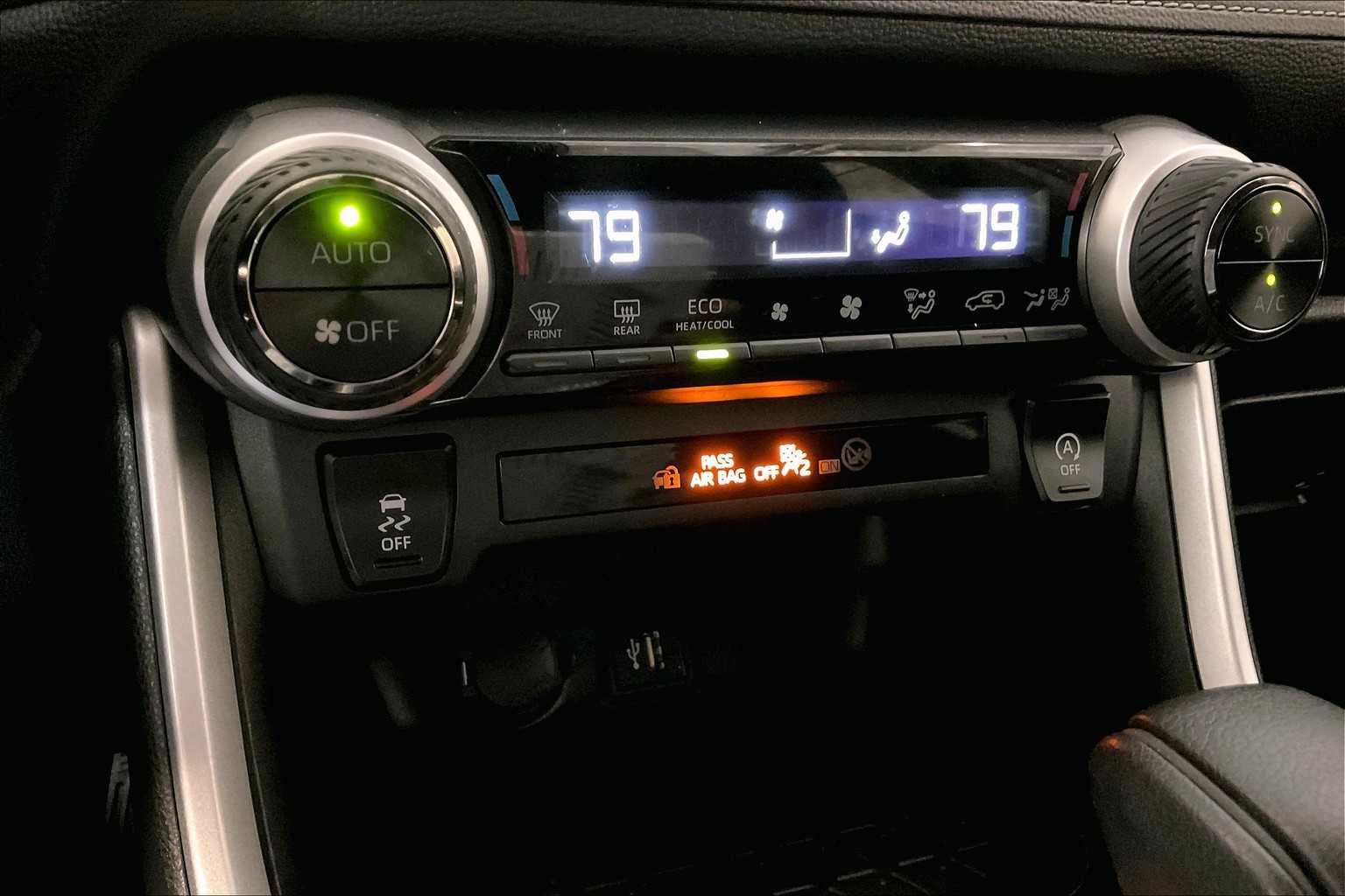 2023 Toyota RAV4 XLE - Photo 25