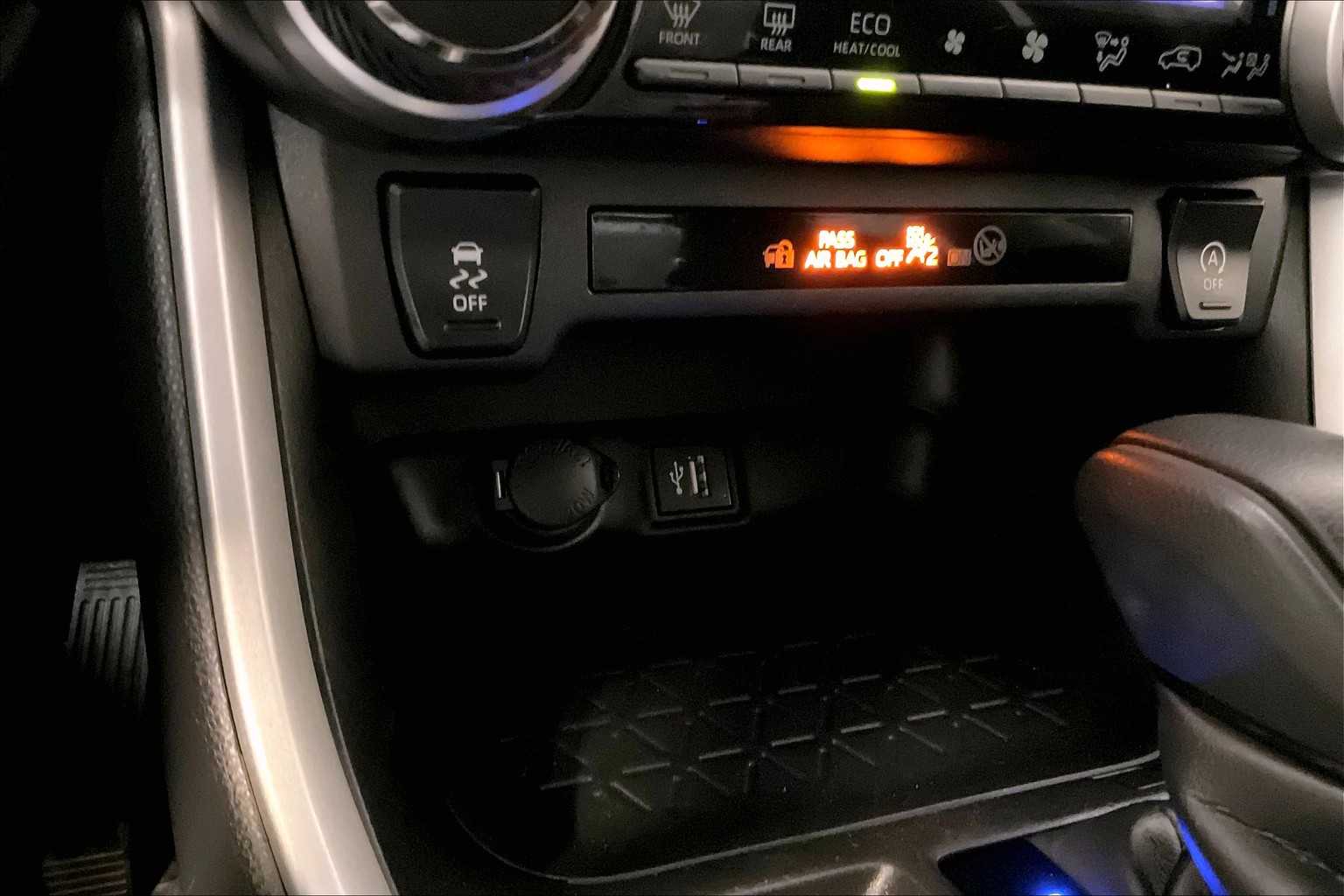 2023 Toyota RAV4 XLE - Photo 26
