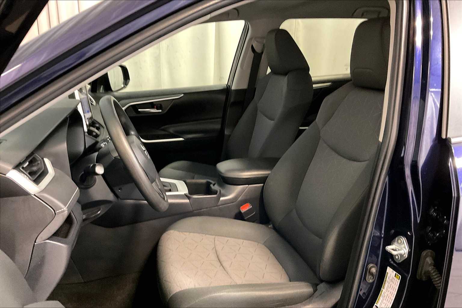 2023 Toyota RAV4 XLE - Photo 10