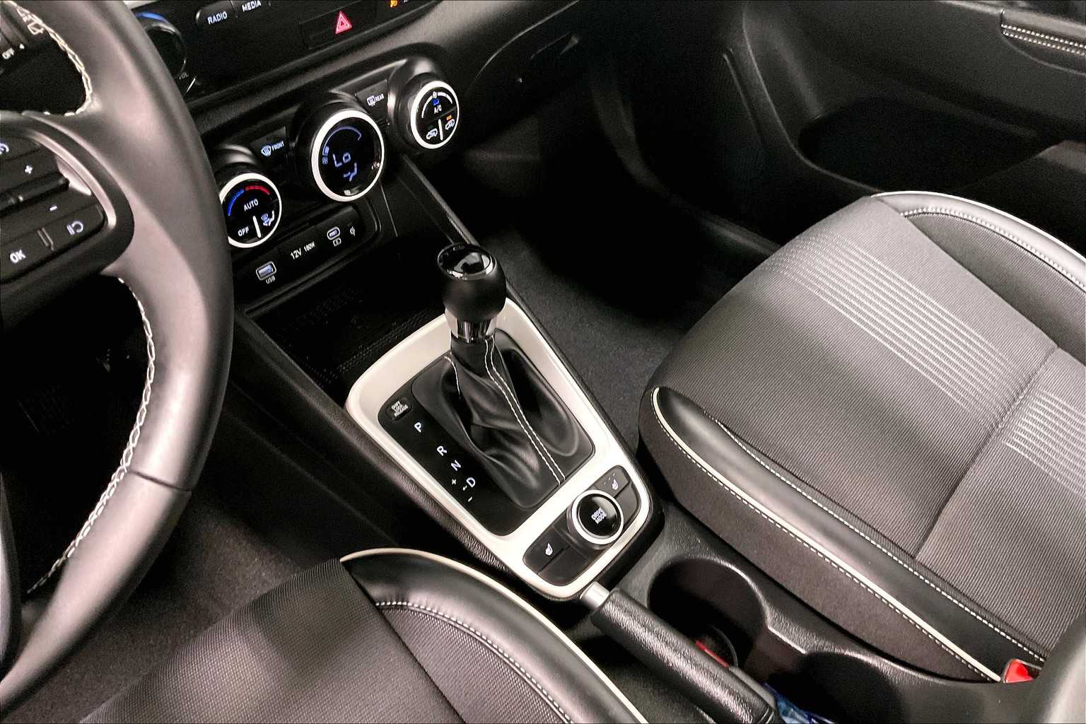 2025 Hyundai Venue Limited - Photo 20