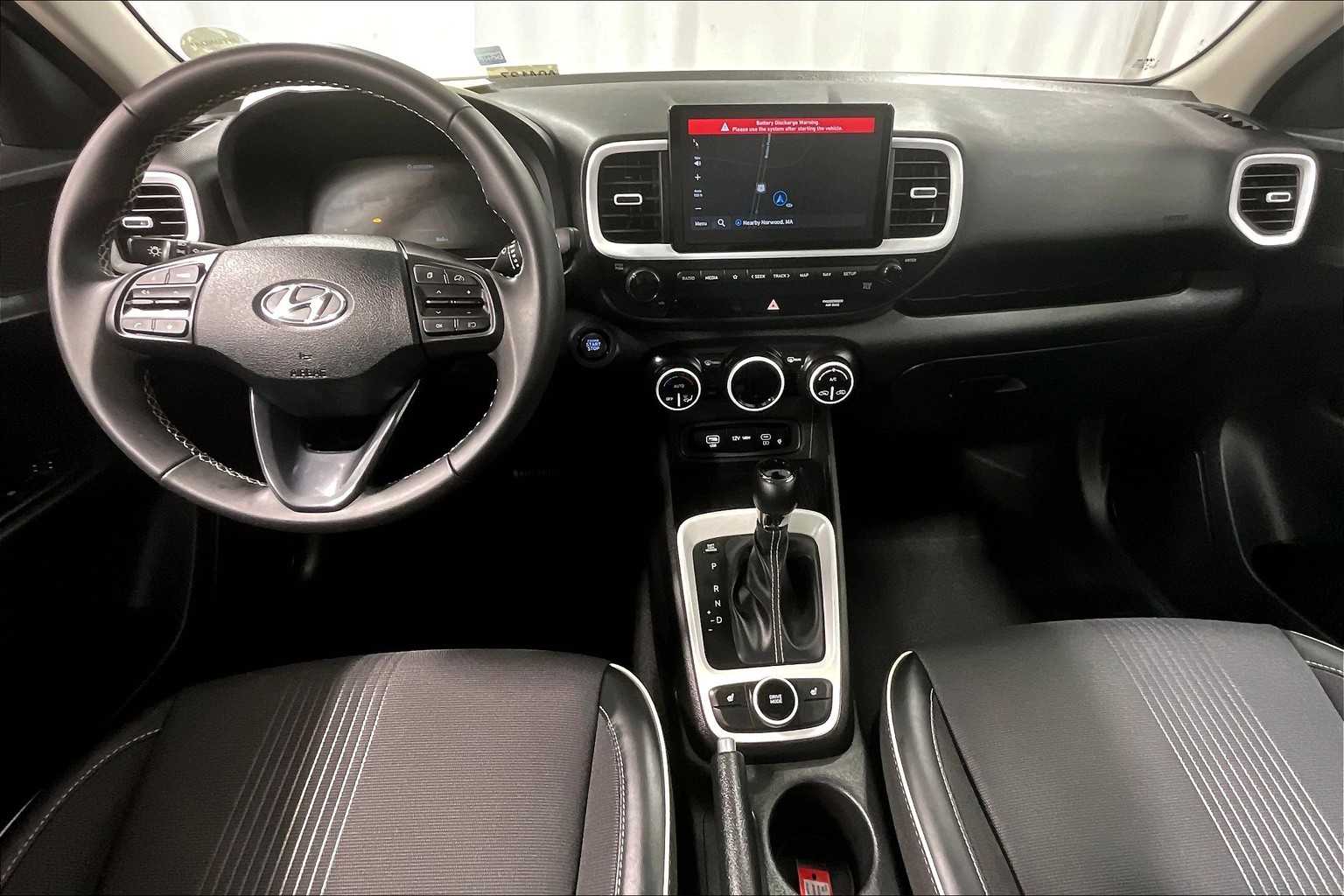 2025 Hyundai Venue Limited - Photo 21