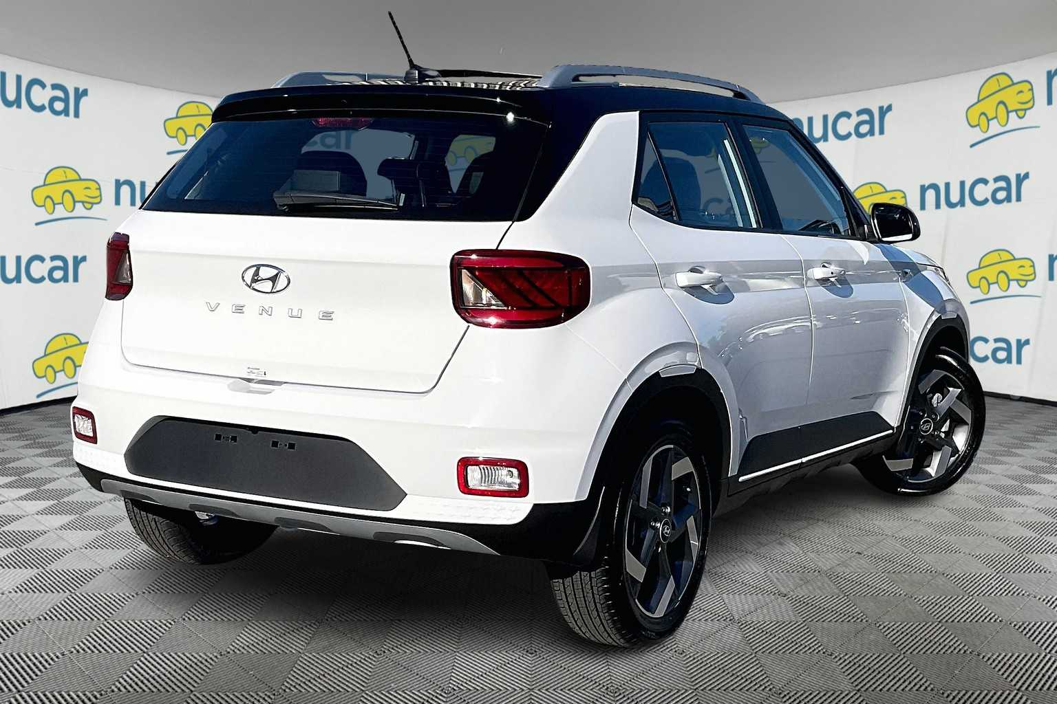 2025 Hyundai Venue Limited - Photo 6
