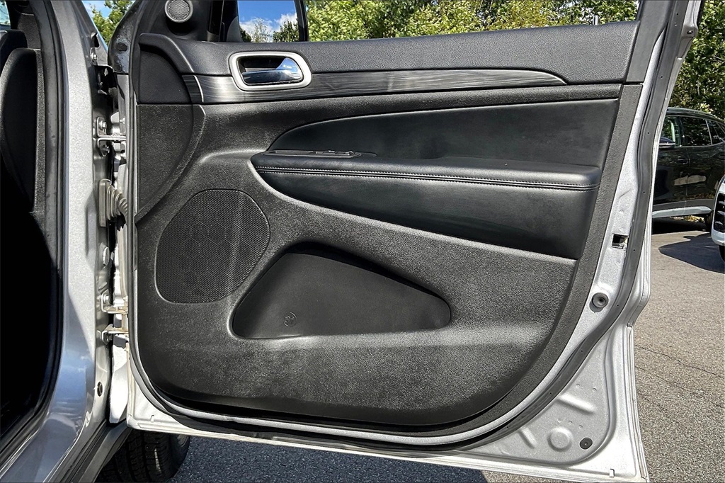 2020 Jeep Grand Cherokee Laredo - Photo 11