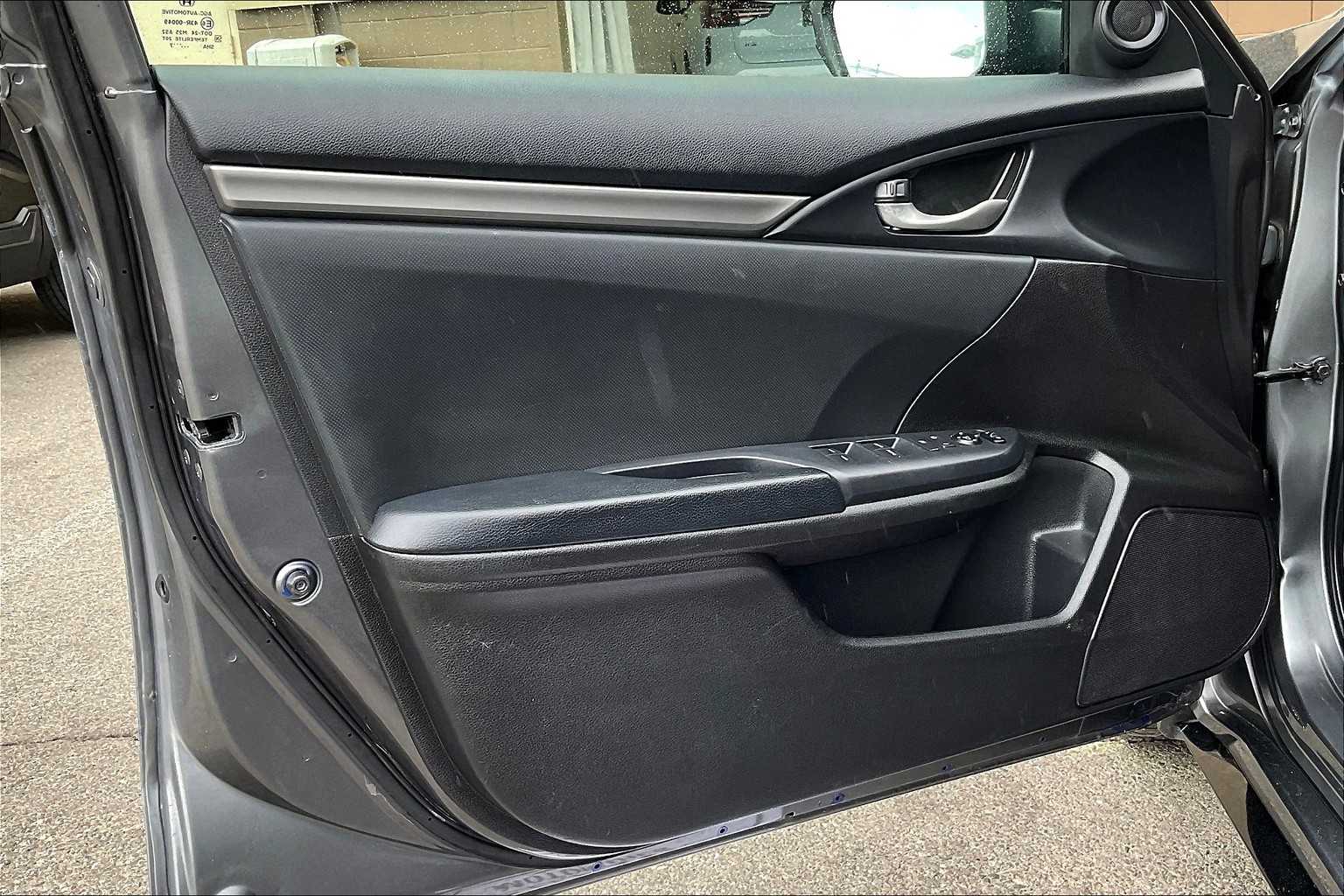 2021 Honda Civic Hatchback Sport - Photo 9
