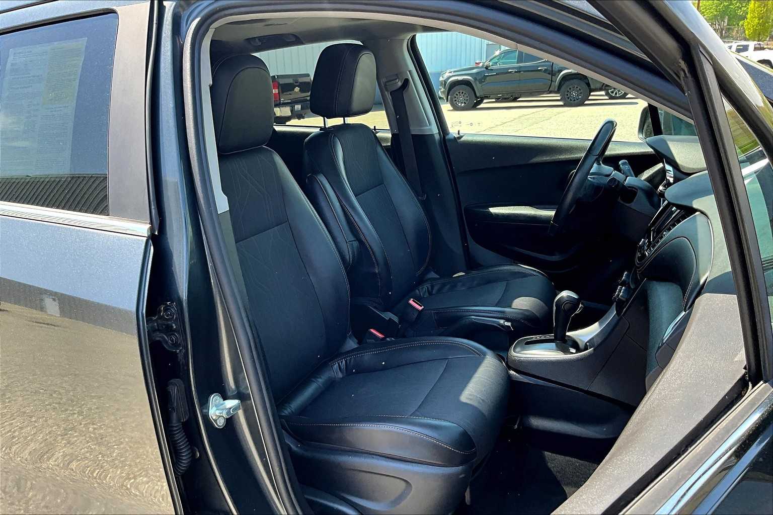 2018 Chevrolet Trax LT - Photo 11