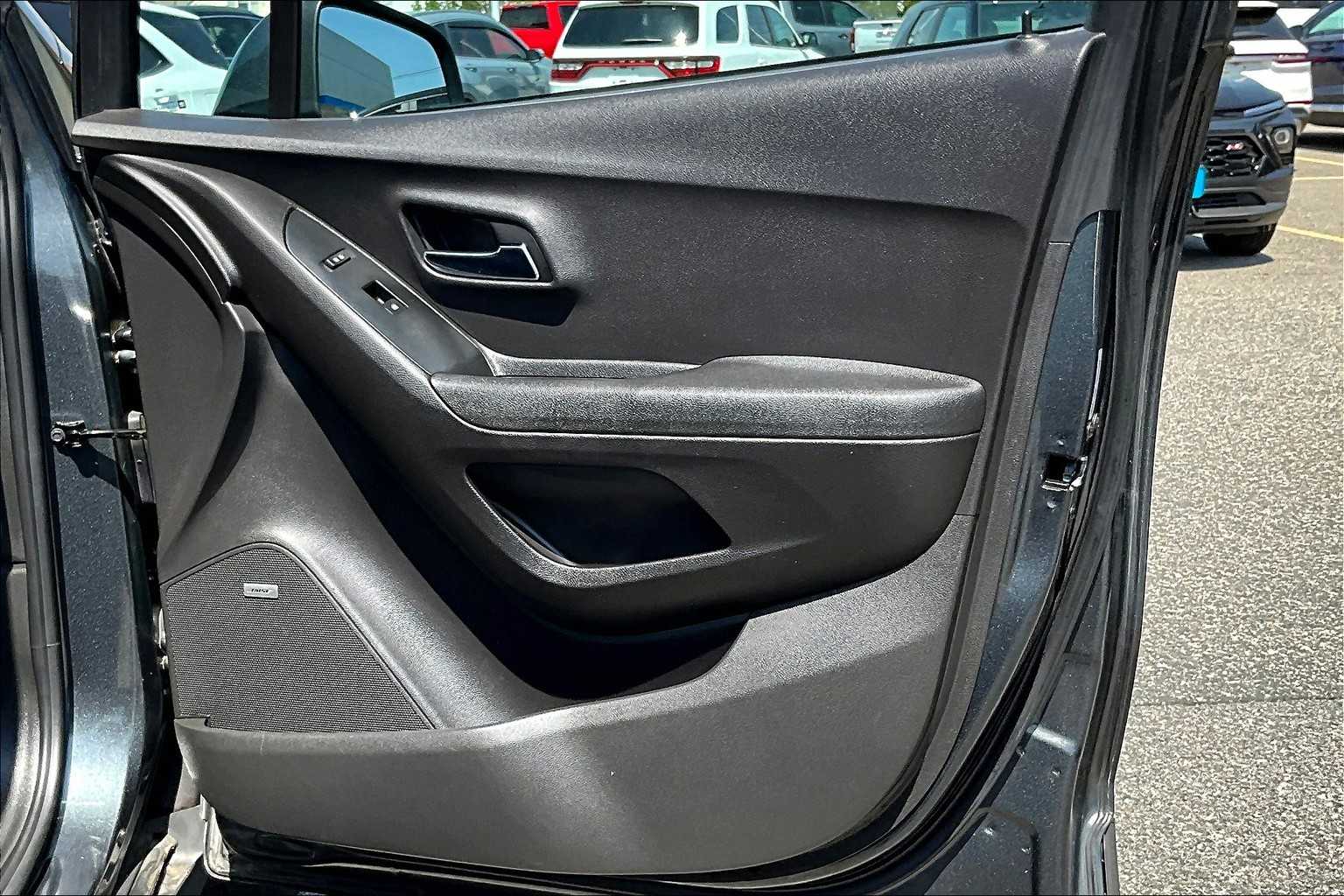 2018 Chevrolet Trax LT - Photo 12