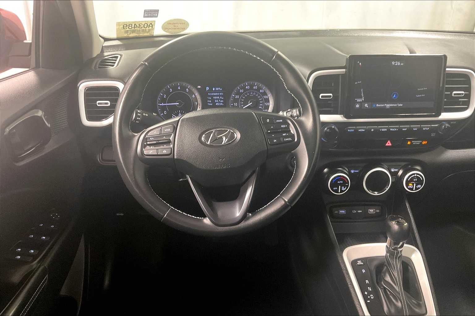 2022 Hyundai Venue Limited - Photo 18