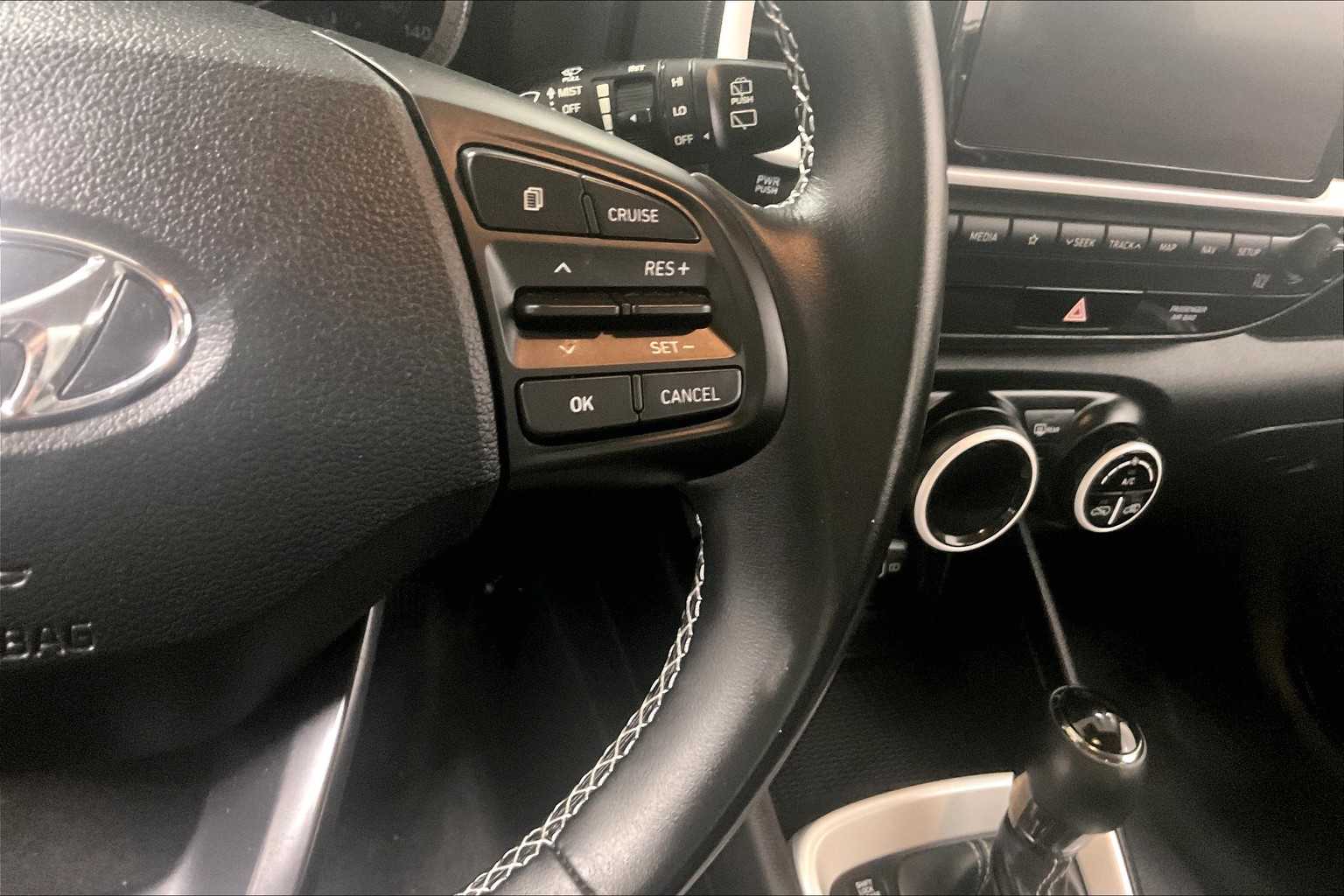 2022 Hyundai Venue Limited - Photo 24