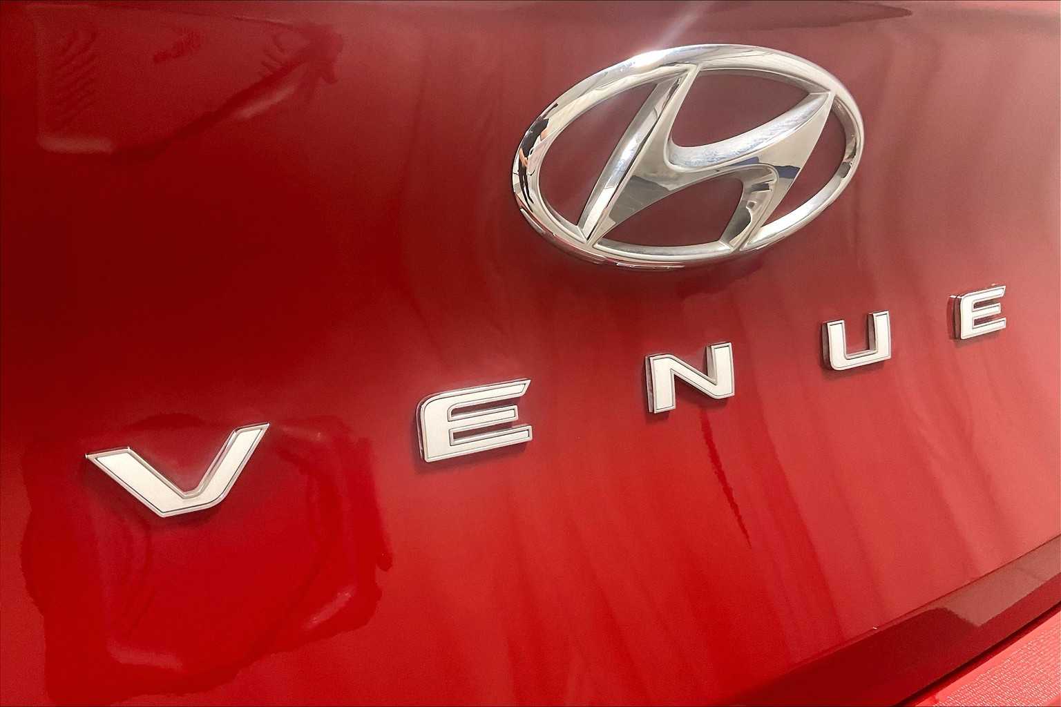 2022 Hyundai Venue Limited - Photo 29