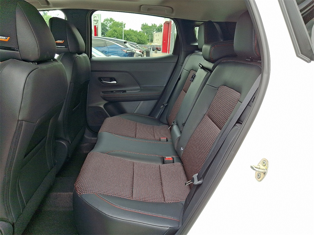 2025 Nissan Kicks SR - Photo 6
