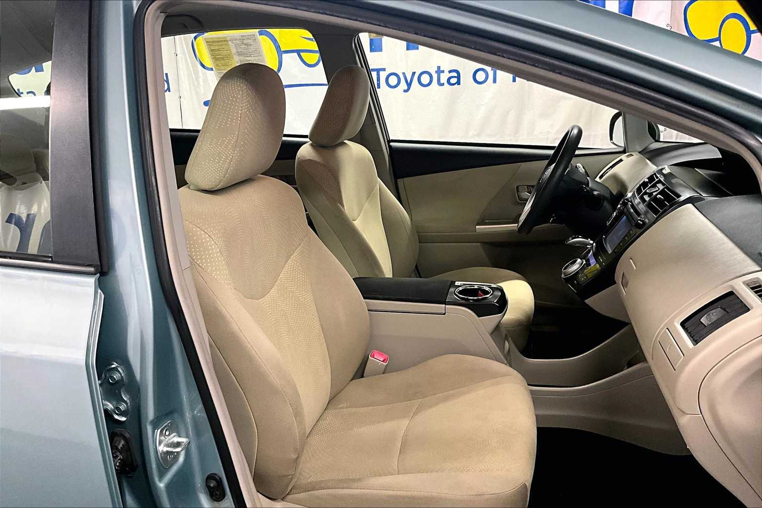 2014 Toyota Prius V Three - Photo 11