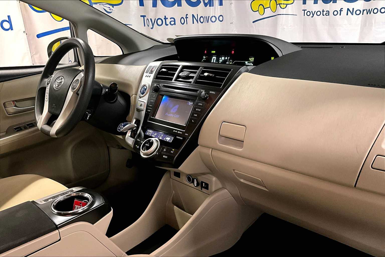 2014 Toyota Prius V Three - Photo 14