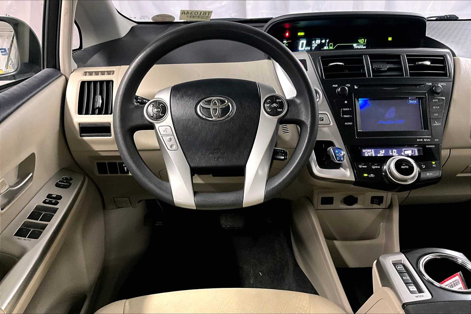 2014 Toyota Prius V Three - Photo 17