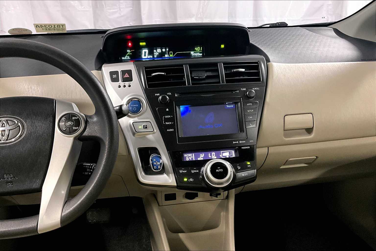 2014 Toyota Prius V Three - Photo 18