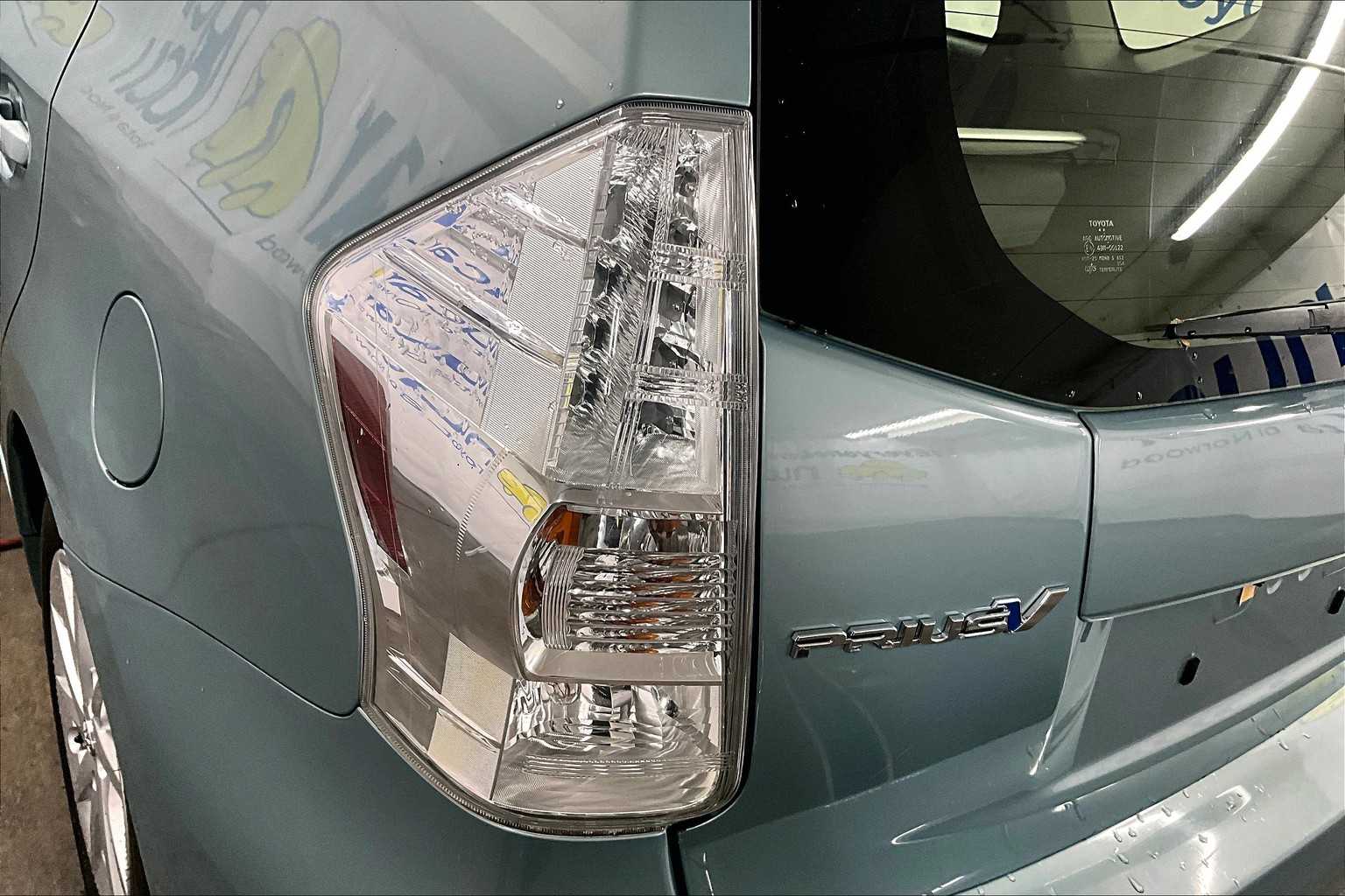 2014 Toyota Prius V Three - Photo 31