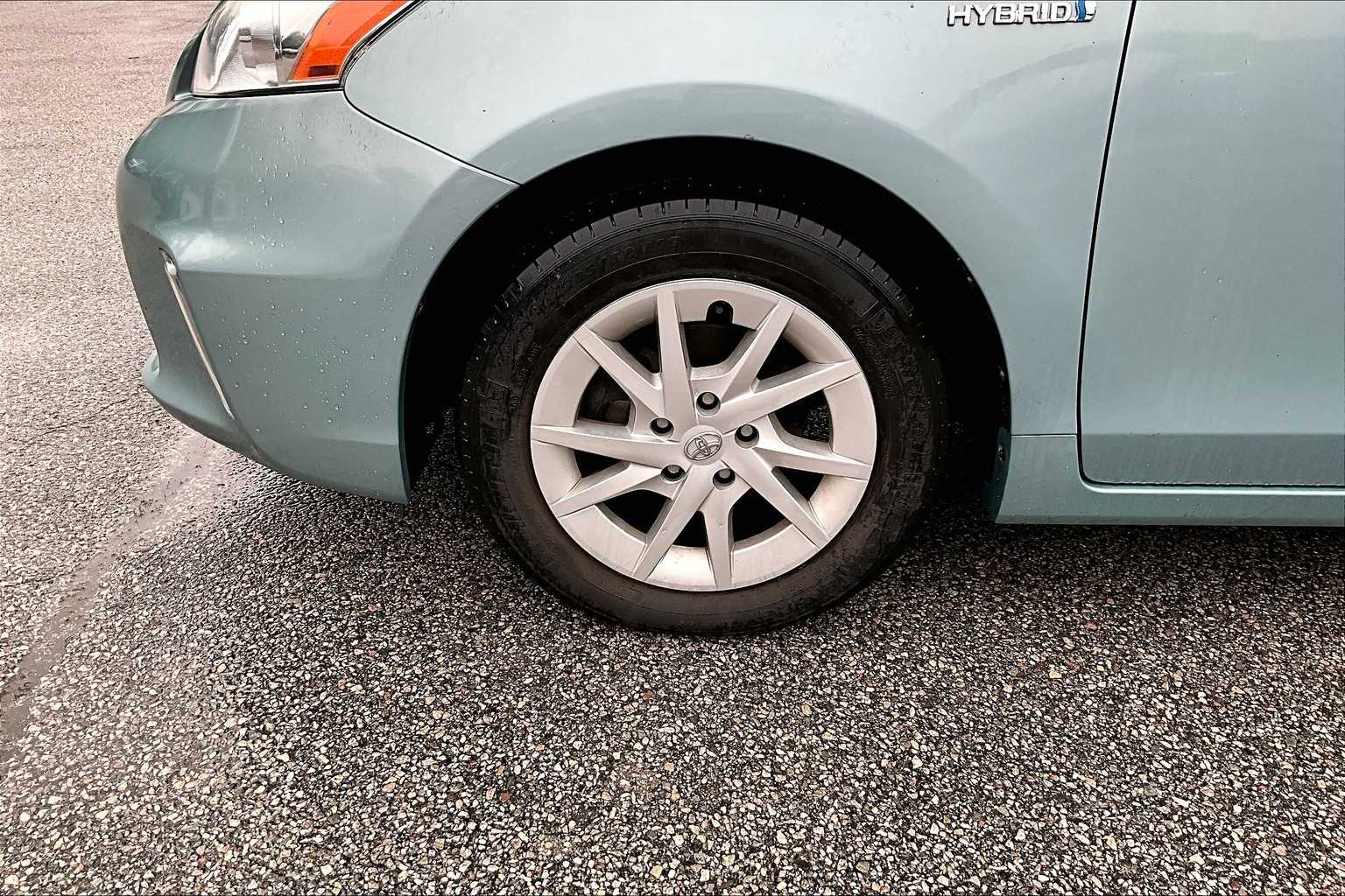 2014 Toyota Prius V Three - Photo 4