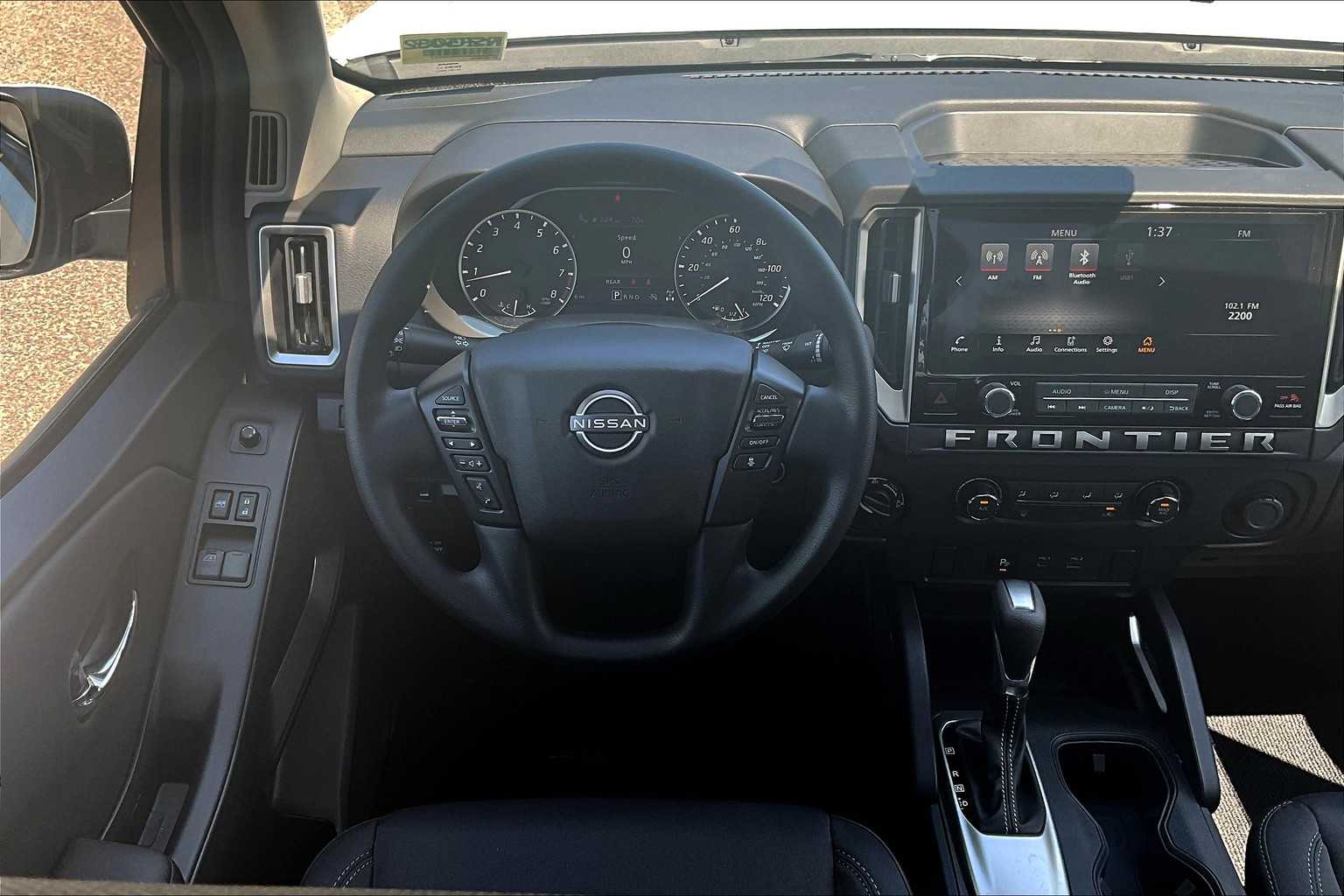 2025 Nissan Frontier SV - Photo 17