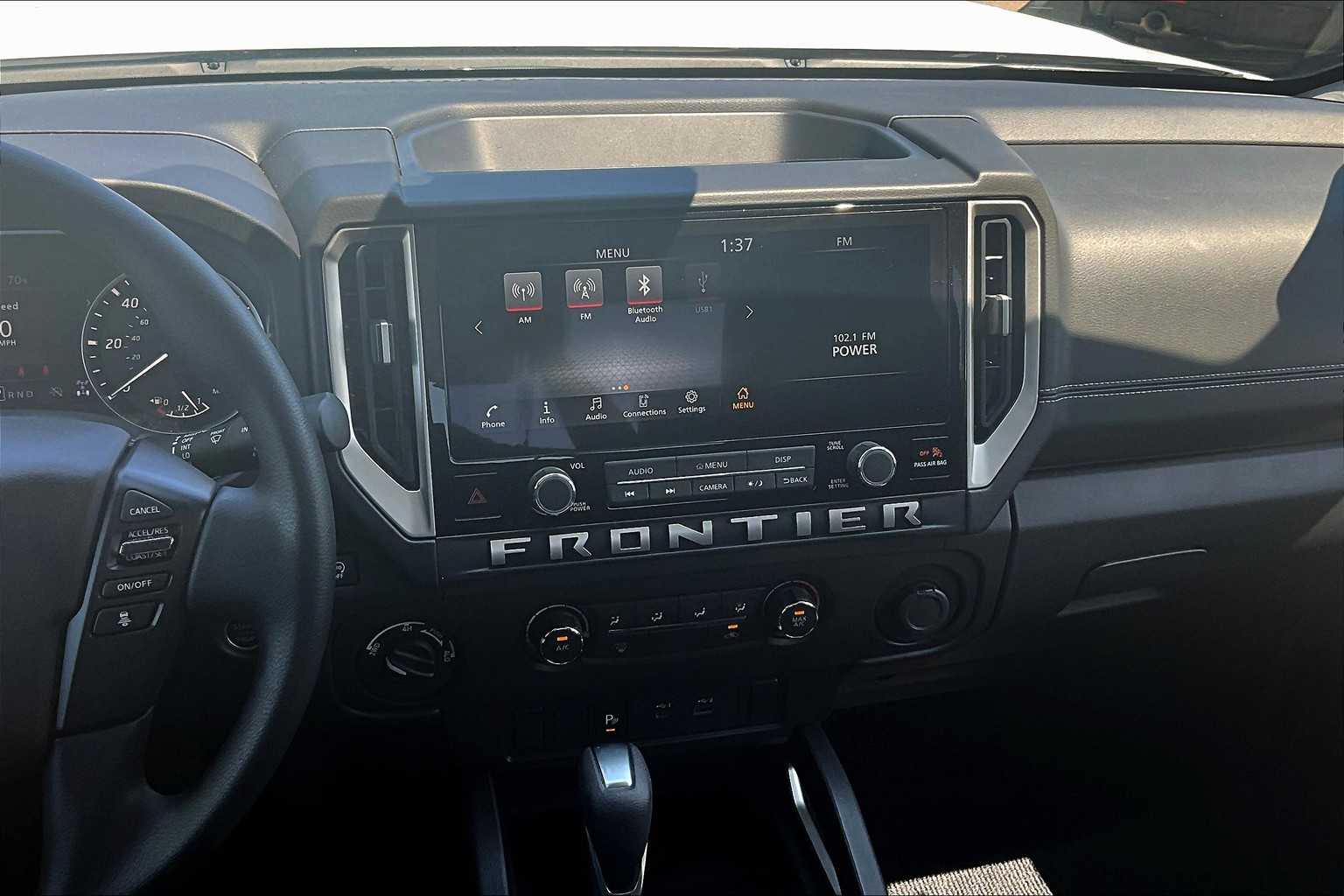 2025 Nissan Frontier SV - Photo 18