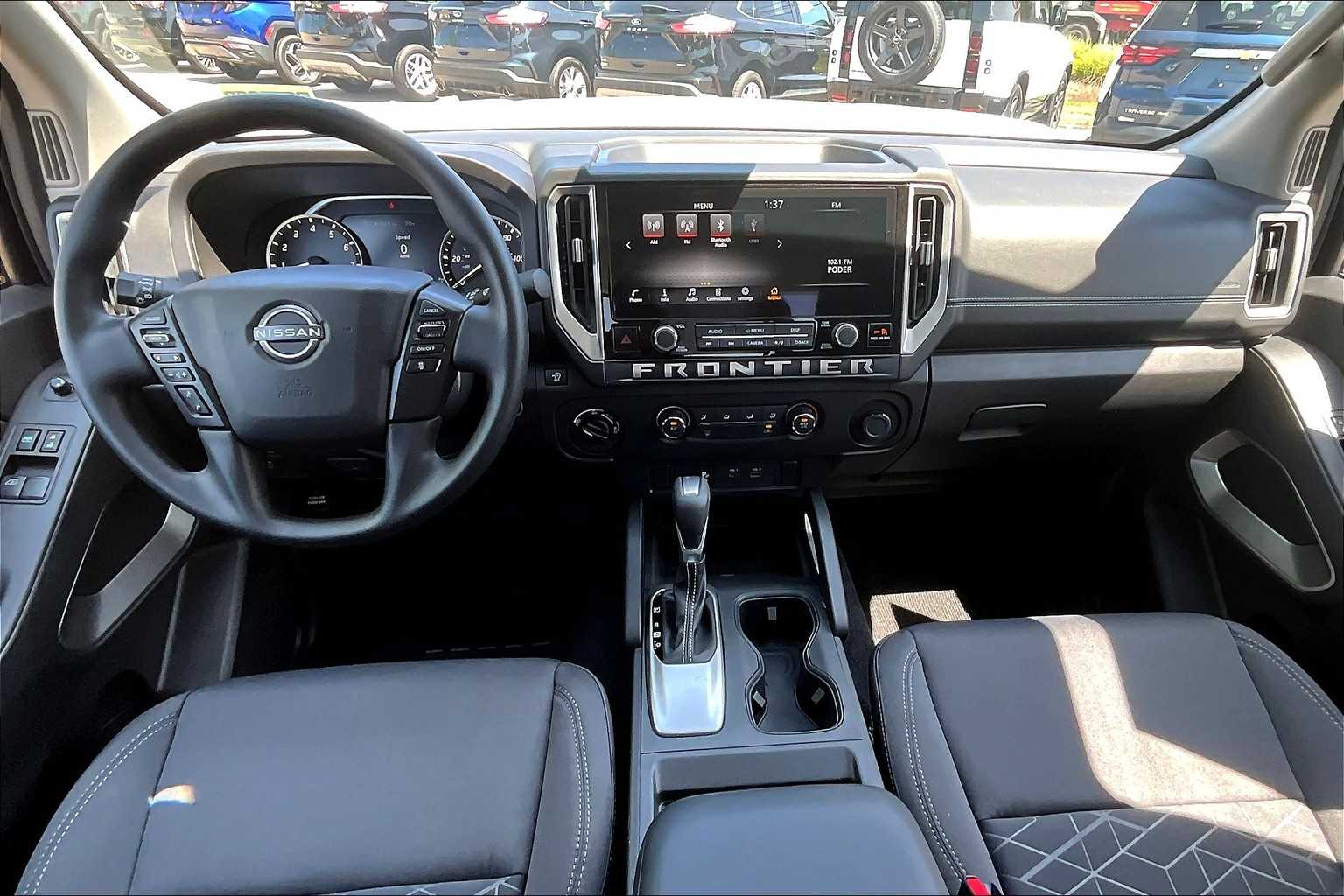 2025 Nissan Frontier SV - Photo 21