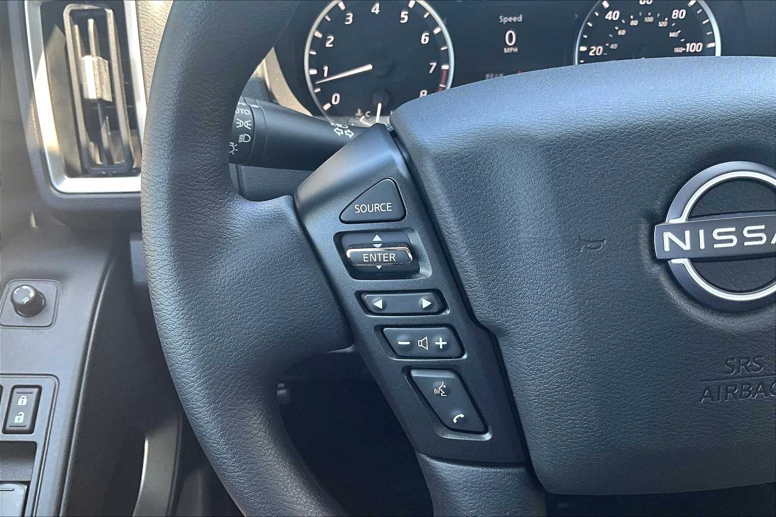 2025 Nissan Frontier SV - Photo 22