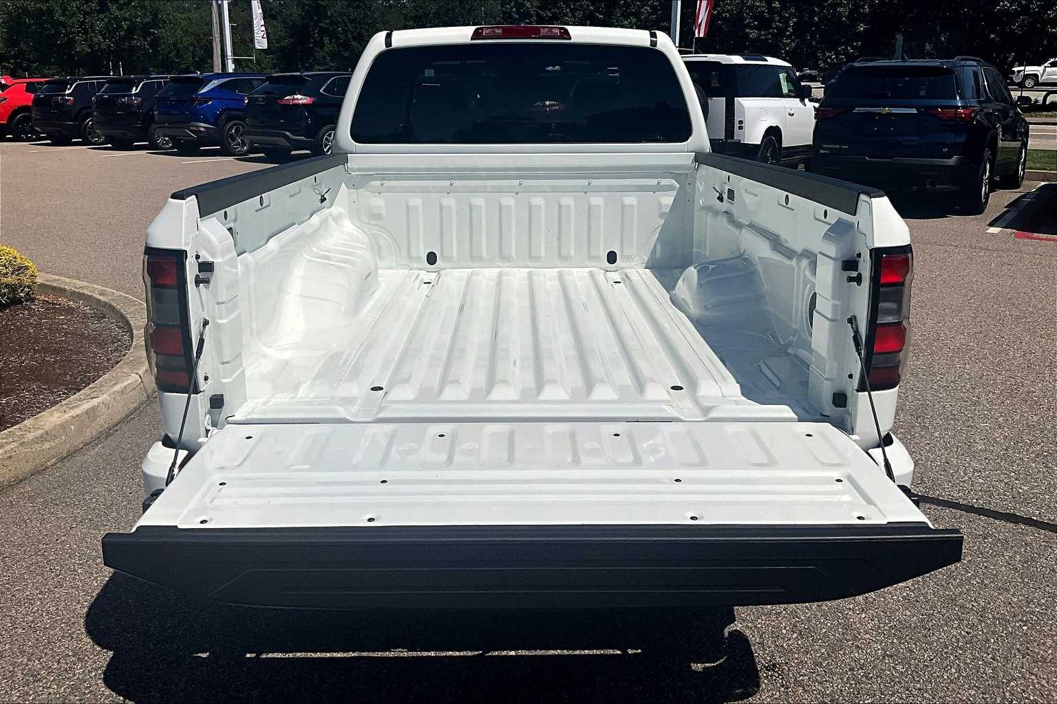 2025 Nissan Frontier SV - Photo 30