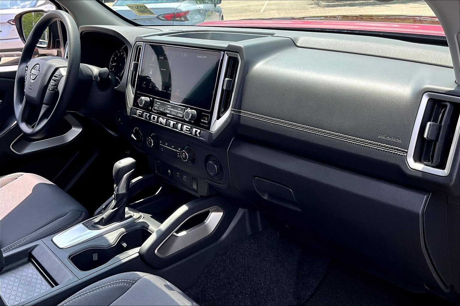 2025 Nissan Frontier SV - Photo 14