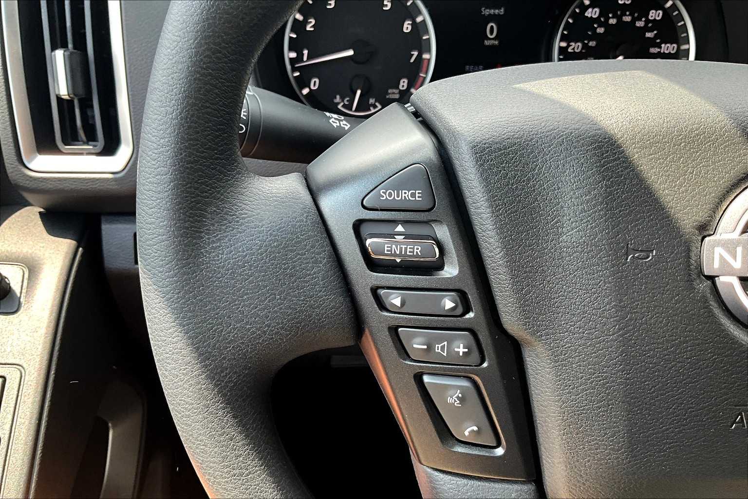 2025 Nissan Frontier SV - Photo 22