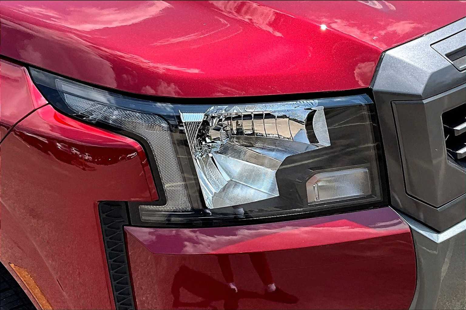 2025 Nissan Frontier SV - Photo 32