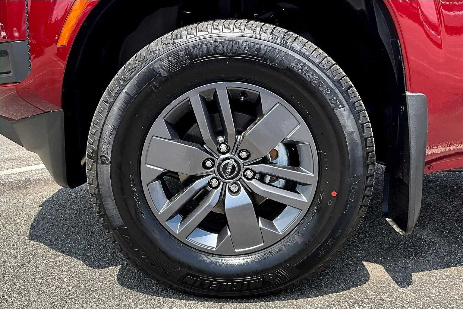 2025 Nissan Frontier SV - Photo 7