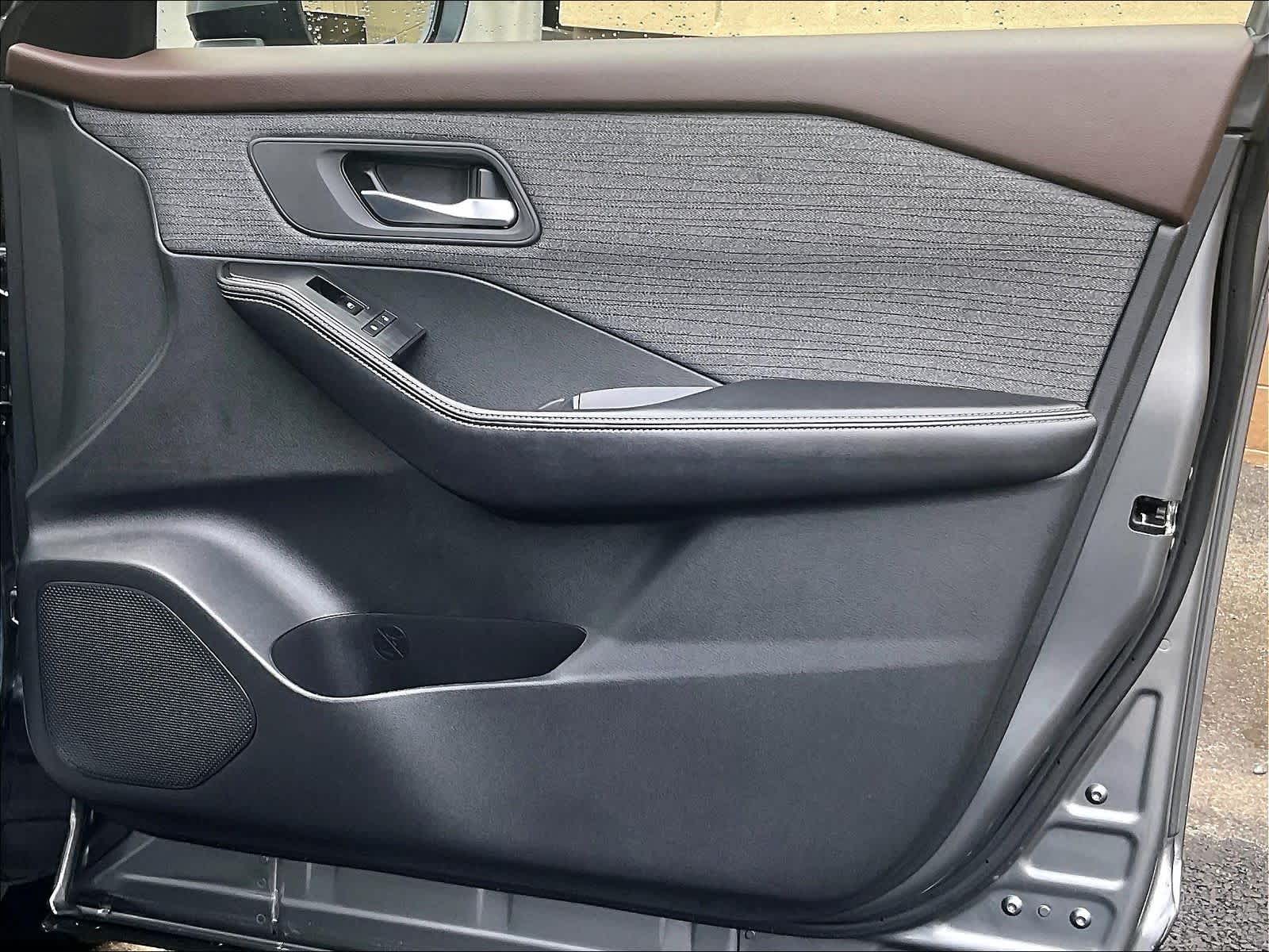 2023 Nissan Rogue SV - Photo 12