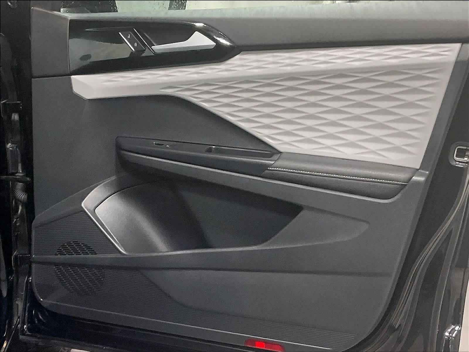 2024 Volkswagen Taos S - Photo 12