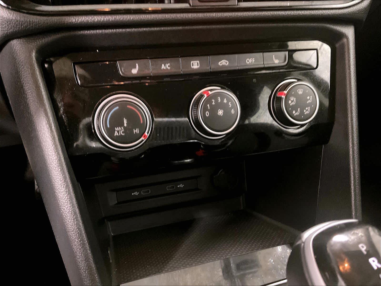 2024 Volkswagen Taos S - Photo 25